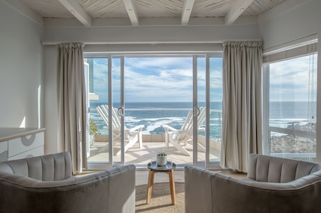 Habitación Deluxe doble, vistas al mar (1) | Vistas desde la habitación. Villa Marine