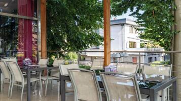 Sundeck