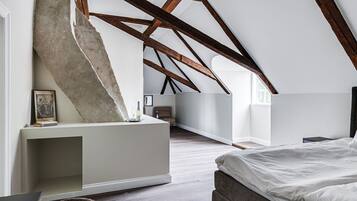 Family Suite (321) | 2 habitaciones, muebles diferentes y escritorio