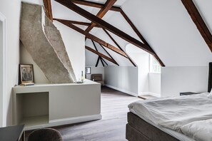 Family Suite (321) | 2 quartos, individualmente mobiliados, escrivaninha