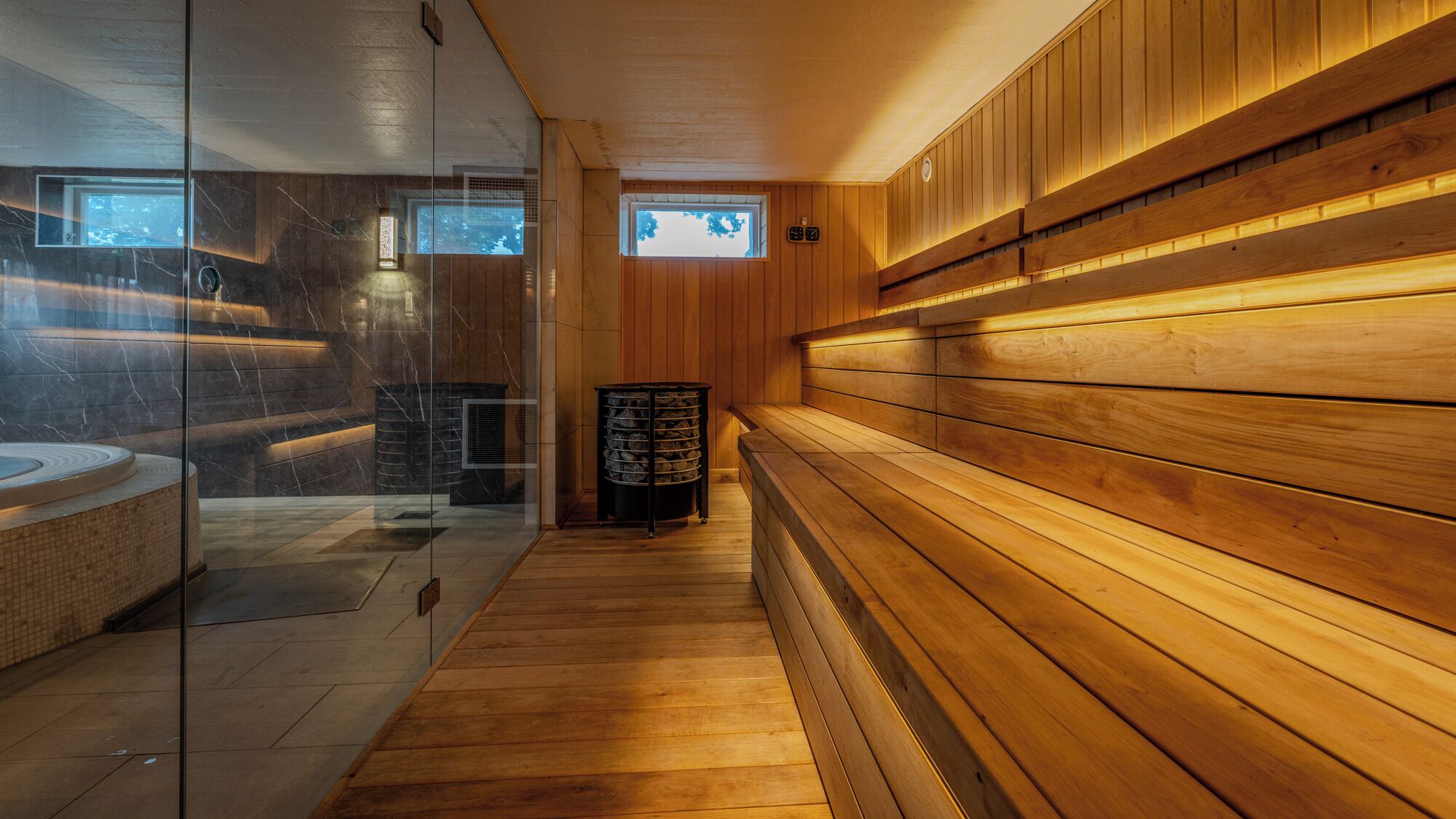 Sauna, hot tub, massages