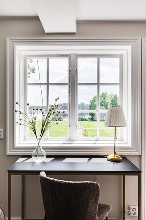 Deluxe Double Room (116) | Individually furnished, desk, laptop workspace, soundproofing - Söderfors Herrgård (Soderfors)