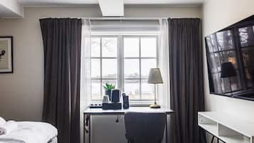 Double Room | 2 habitaciones, muebles diferentes y escritorio