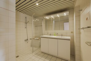 Apartment, 2 Bedrooms | Bathroom | Shower, hair dryer, towels - Ambassador Suites Antwerp (Antwerp)