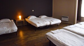 Desk, iron/ironing board, cribs/infant beds, rollaway beds - Ambassador Suites Antwerp (Antwerp)