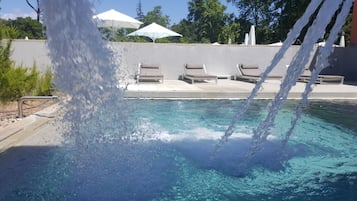 Couples treatment room(s), sauna, hot tub, Turkish bath/hammam