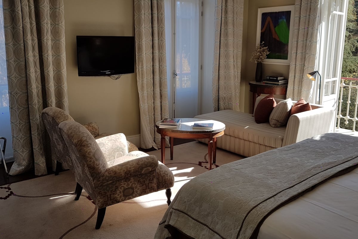 Privilege Room | 低刺激性寝具、ミニバー、セーフティボックス (室内)、デスク