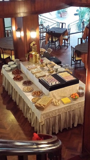 Daily buffet breakfast for a fee - La Perla Preziosa (Grottammare)