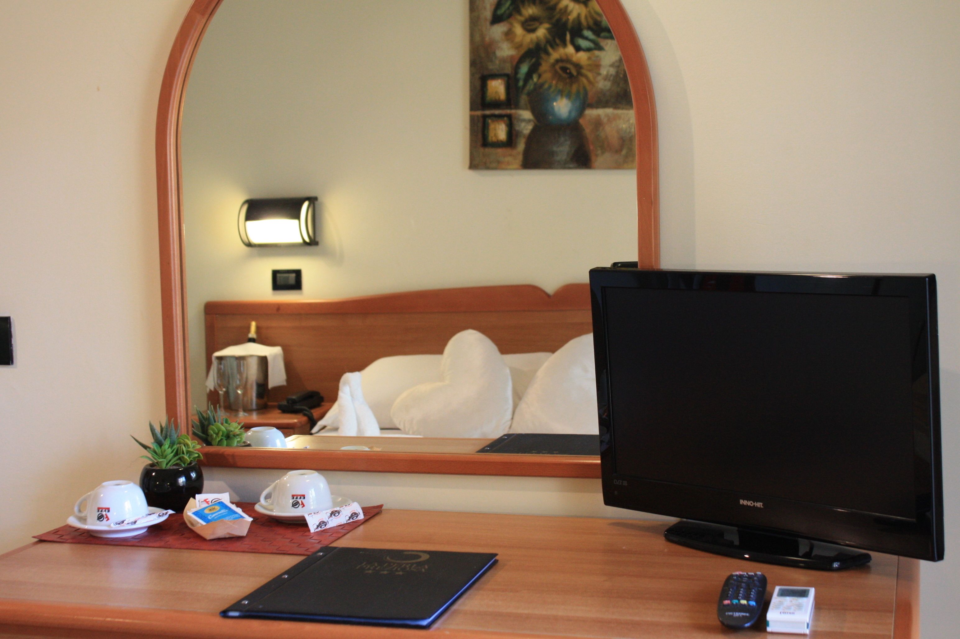 Camera con letto matrimoniale o 2 letti singoli | Materassi Select Comfort, minibar, una cassaforte in camera