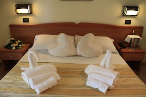 Double or Twin Room | Select Comfort beds, minibar, in-room safe, free WiFi - La Perla Preziosa (Grottammare)