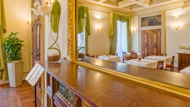 Free daily buffet breakfast - Hotel Dei Macchiaioli (Florence)