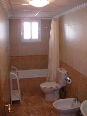 Alloggio su due livelli, 2 camere da letto | Bagno