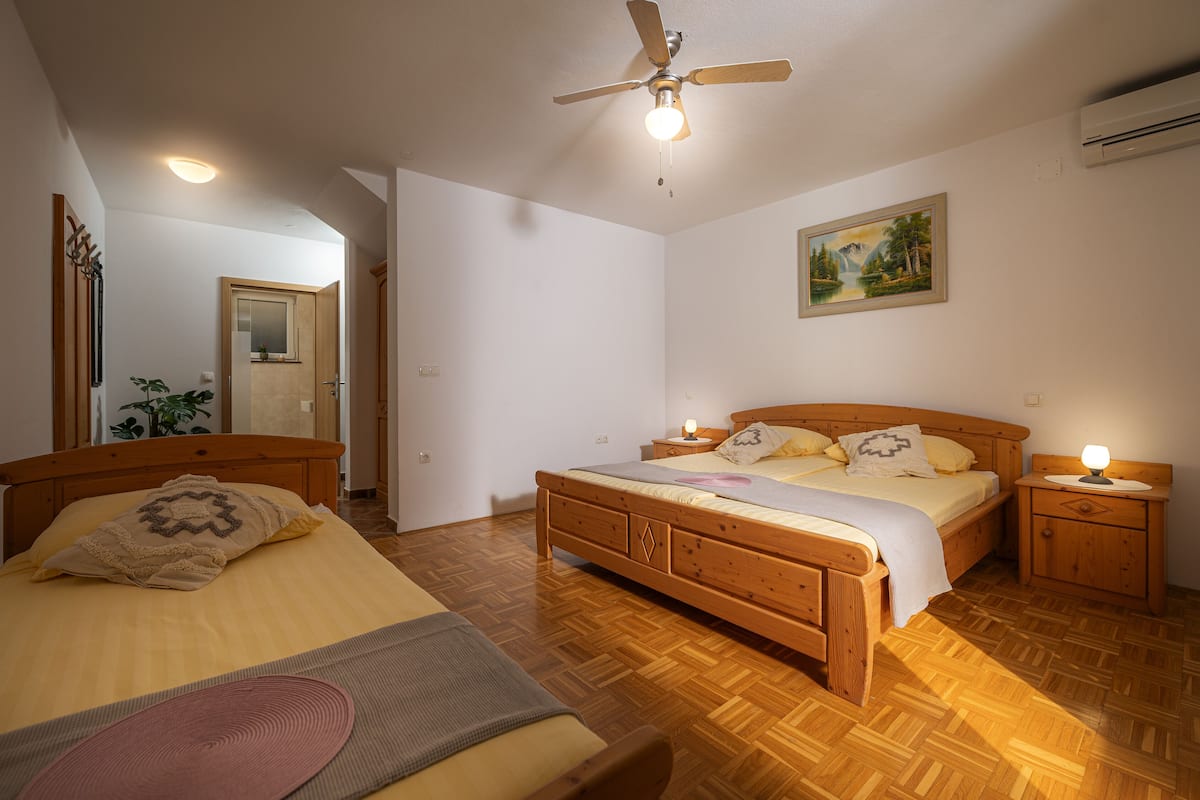 Comfort Studio Suite, 1 Bedroom, Non Smoking, Balcony | 1 bedroom, desk, free WiFi, bed sheets