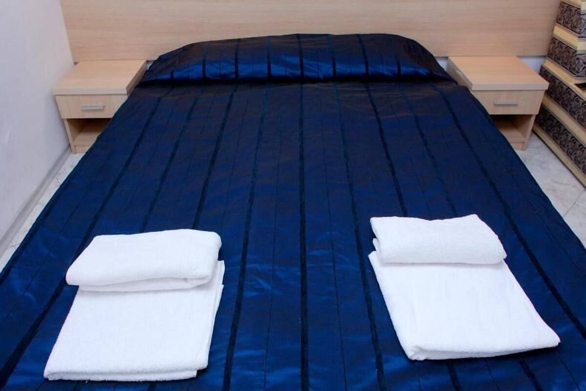 Double Room | Minibar, in-room safe, desk, soundproofing