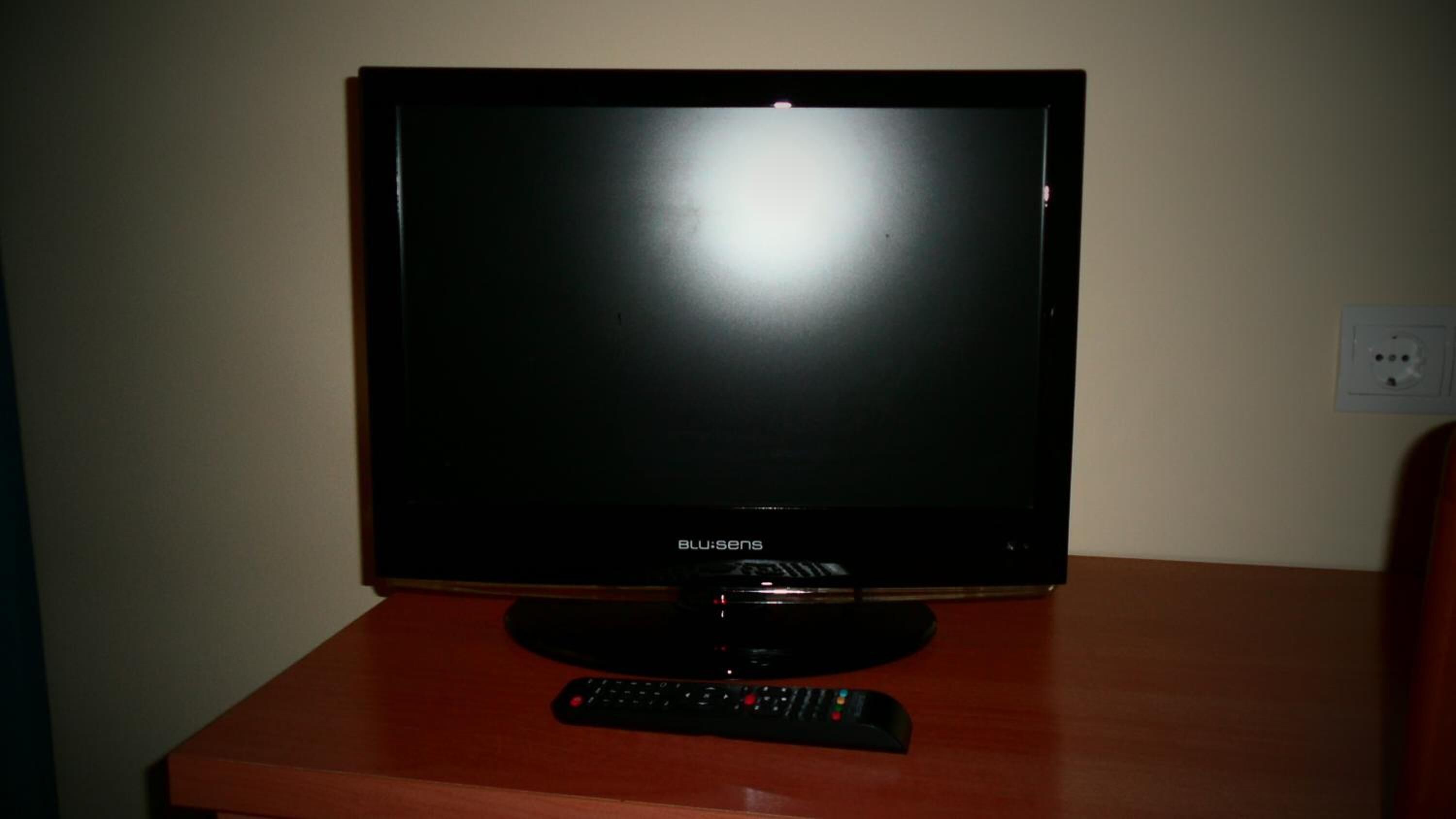 in-room safe, desk, soundproofing, free wifi