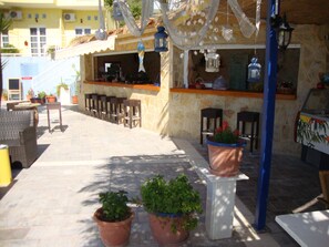 Poolbar
