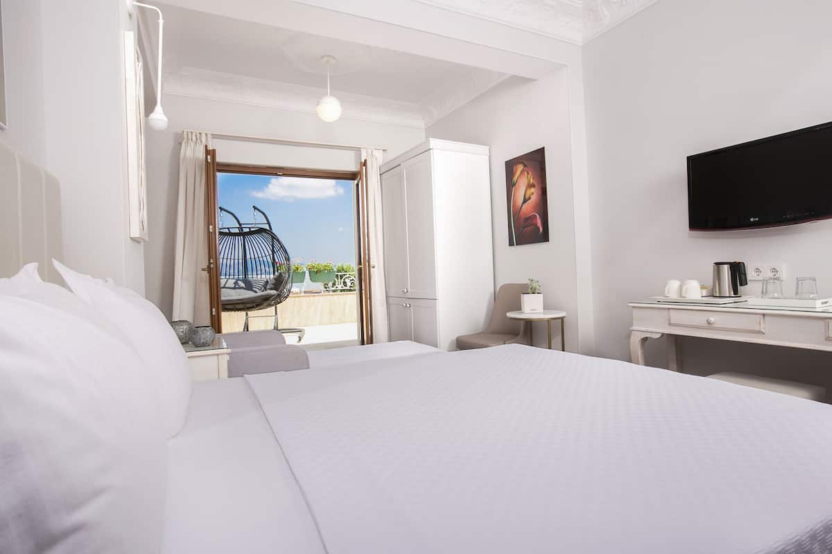 Minibar, in-room safe, free cots/infant beds, free WiFi