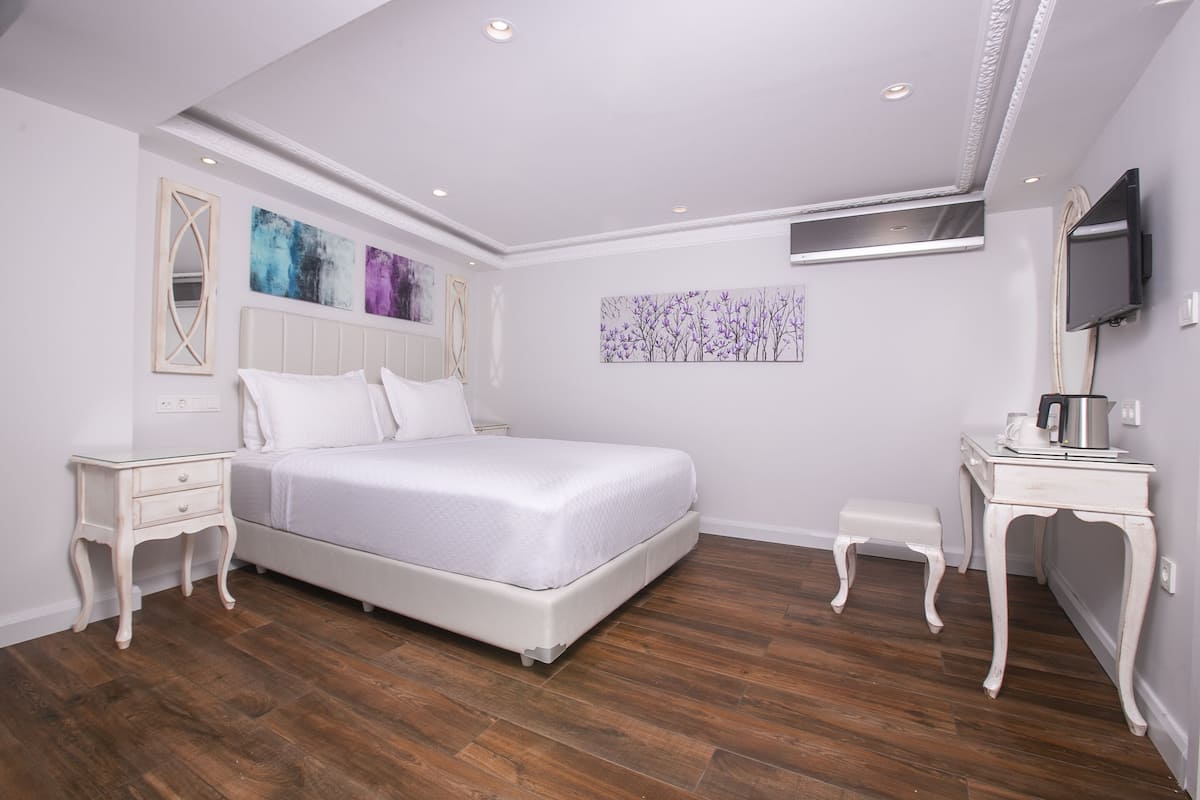 Havuz Kenari Ozel Verandali Oda | 迷你吧、客房內保險箱、免費搖籃/嬰兒床、免費無線上網