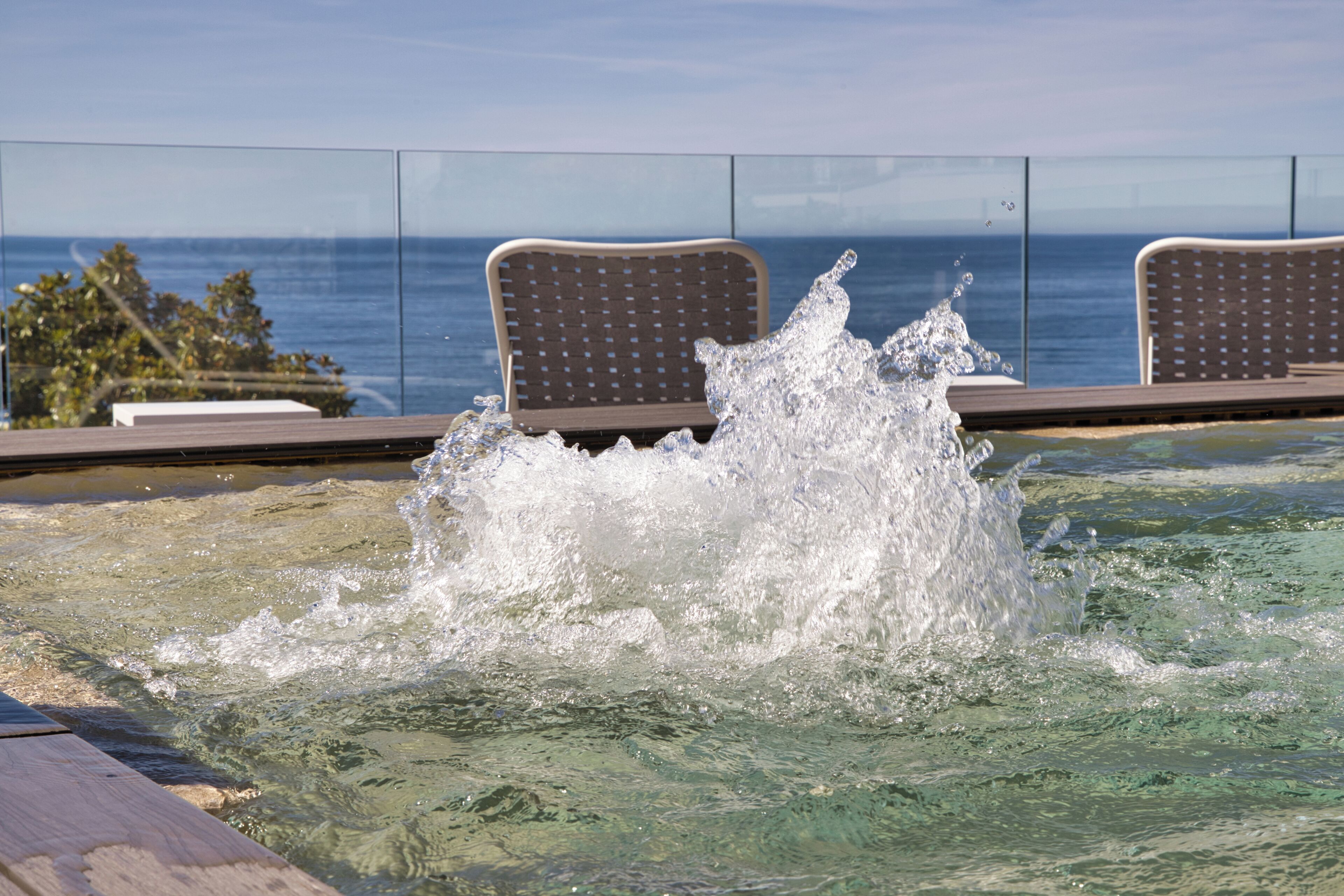 Seasonal outdoor pool, open 11:00 AM to 3:00 PM, pool loungers