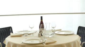 Aperto a pranzo e cena, frutti di mare, con vista sul mare