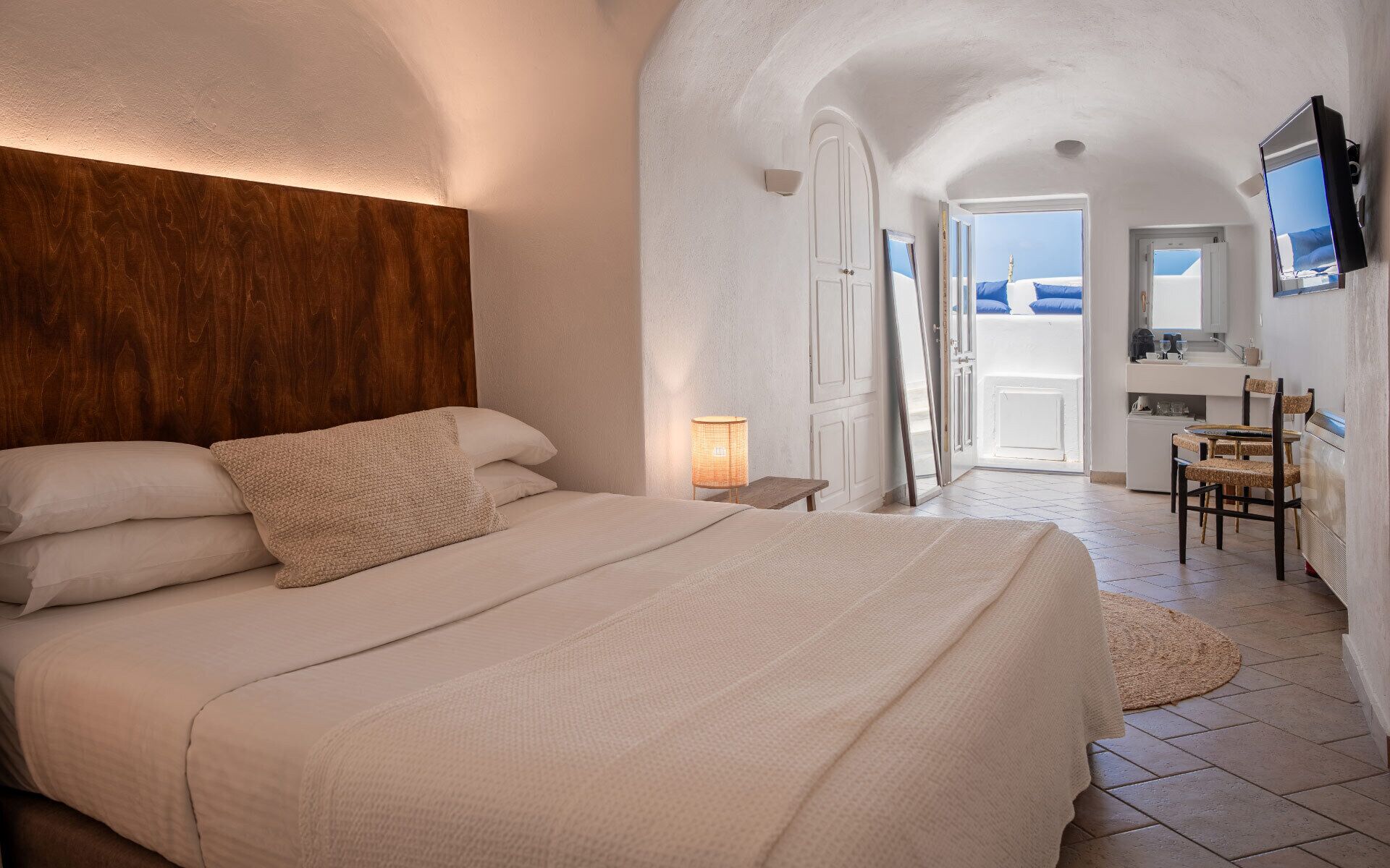 Cave Studio | Ropa de cama de alta calidad y caja de seguridad en la habitación 