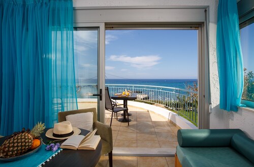 Romantica Beach Villas