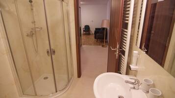 Double Room | Bathroom | Separate tub and shower, towels