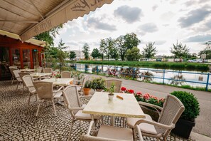 Se sirven desayunos, comidas y cenas