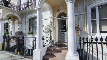 Perincian bahagian luar