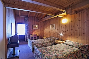 Doppelzimmer | Schreibtisch, Babybetten, WLAN