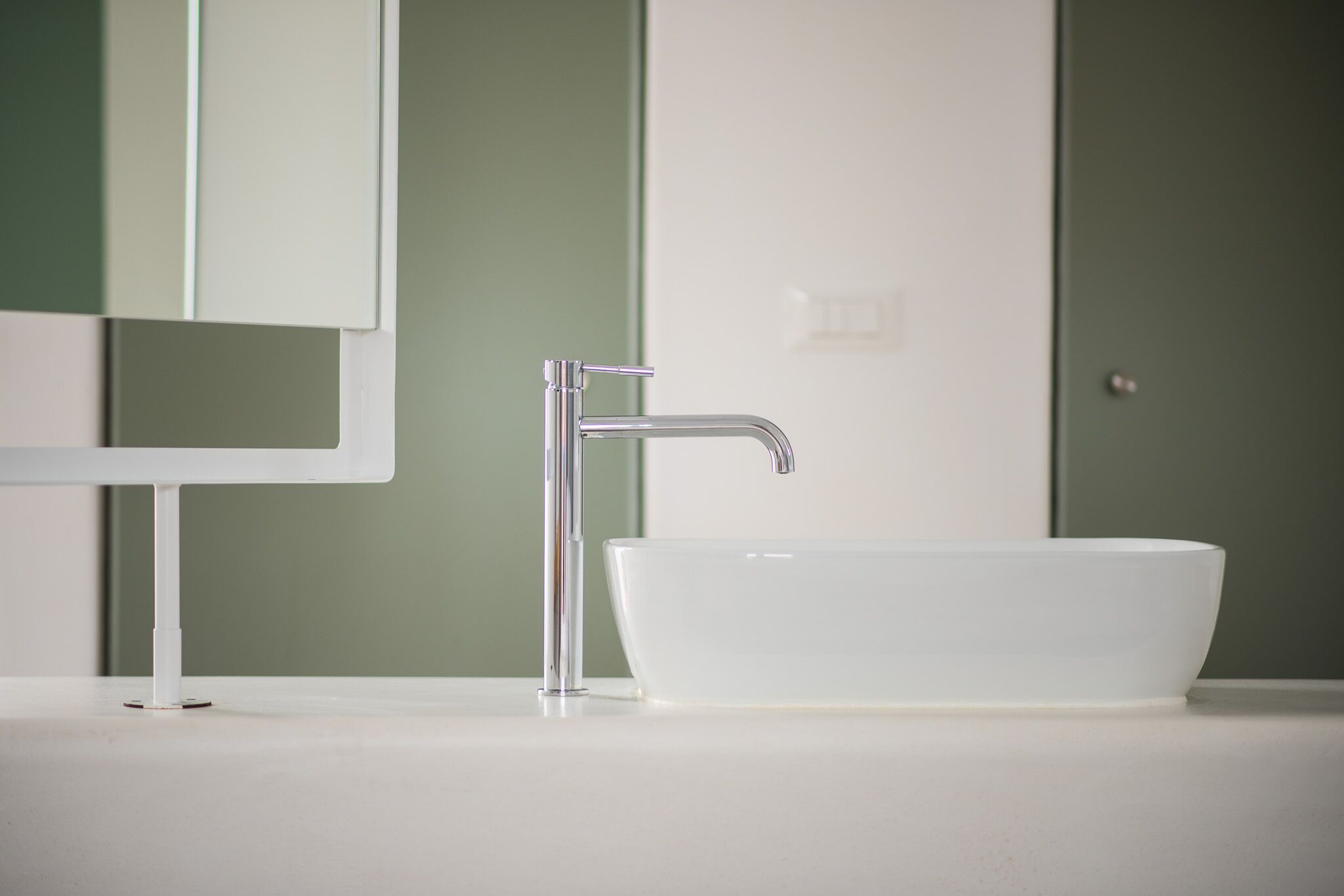 standard room | deep-soaking bathtub