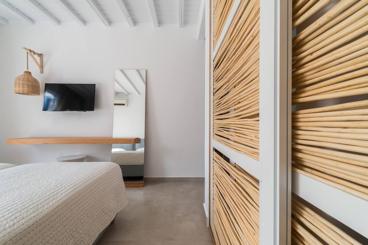 1 bedroom, in-room safe, desk, free wifi