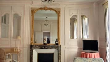 Suite Junior, vue fleuve | Décoration personnalisée, ameublement personnalisé, rideaux occultants