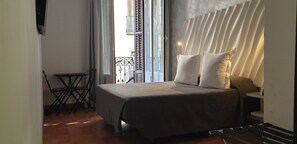 Superior Double Room, Private Bathroom (Exterior) | Minibar, in-room safe, desk, soundproofing - Hostal Las Fuentes - Adults Only (Madrid)