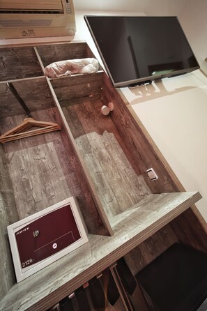 Economy-Einzelzimmer, eigenes Bad (Interior)