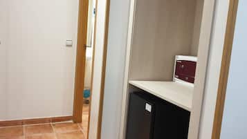 Chambre Double Supérieure, salle de bains privée (Exterior) | Minibar, coffres-forts dans les chambres, bureau, chambres insonorisées
