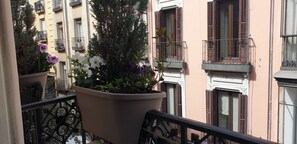 Familienzimmer, eigenes Bad (Exterior) | Terrasse/Patio