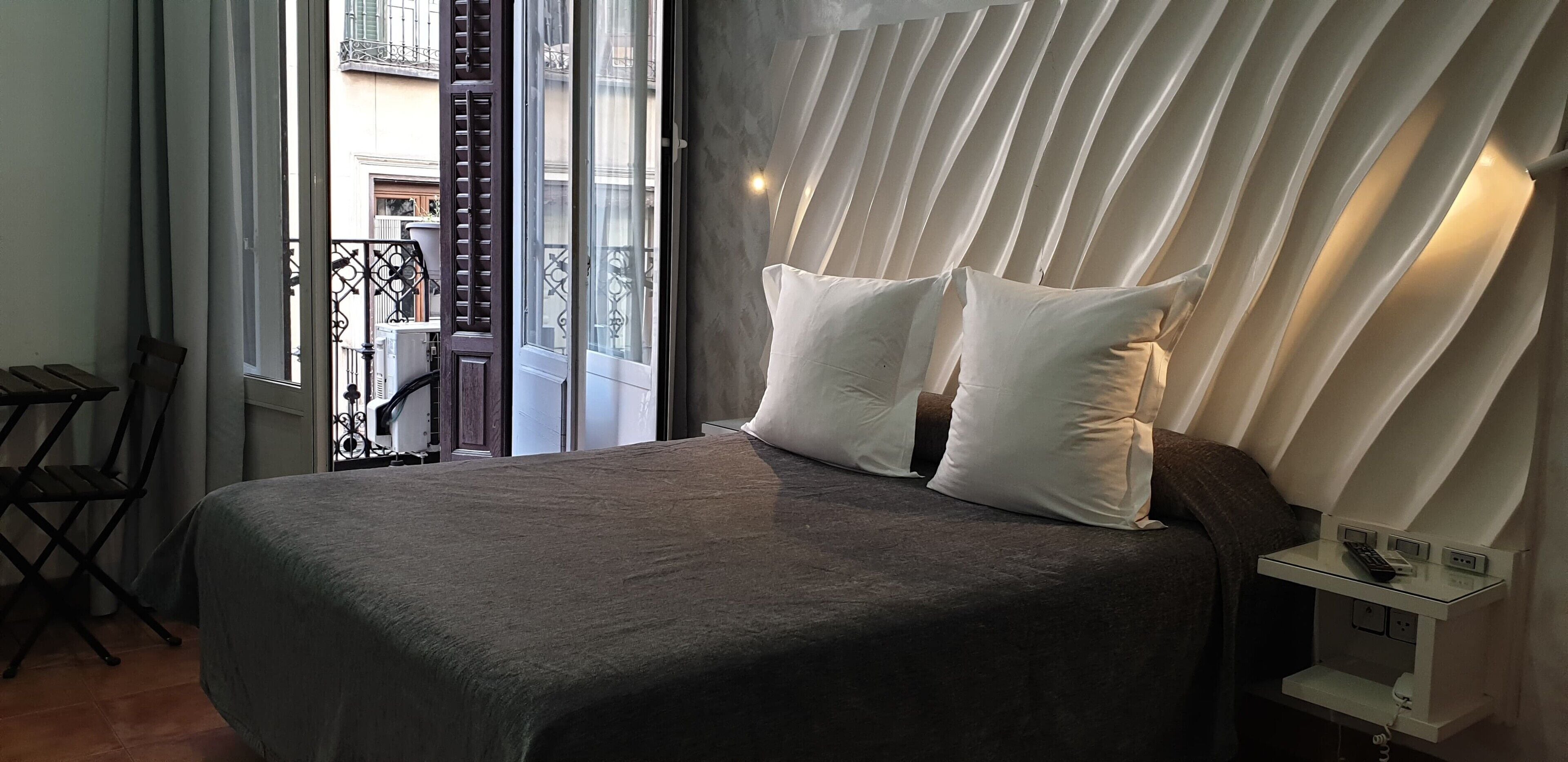 Kahden hengen superior-huone, oma kylpyhuone (Exterior) | Minibaari, tallelokero huoneessa, työpöytä, äänieristys