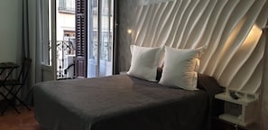 Superior-dobbeltværelse - privat badeværelse (Exterior) | Minibar, pengeskab på værelset, skrivebord, lydisolering
