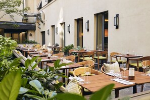 Terrace/patio - Cortiina Hotel (Munich)
