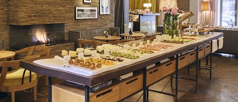 Daily buffet breakfast (EUR 35.00 per person)