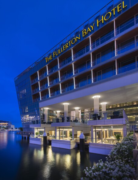 The Fullerton Bay Hotel - Image 2