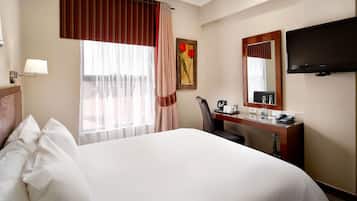 Standard Room, 1 Queen Bed, Non Smoking, City View | 1 bedroom, in-room safe, desk, laptop workspace