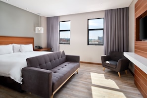 1 bedroom, in-room safe, desk, laptop workspace - Protea Hotel by Marriott Pretoria Hatfield (Pretoria)