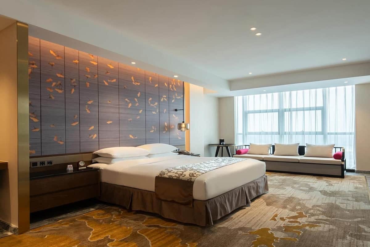 premium bedding, select comfort beds, minibar, in-room safe