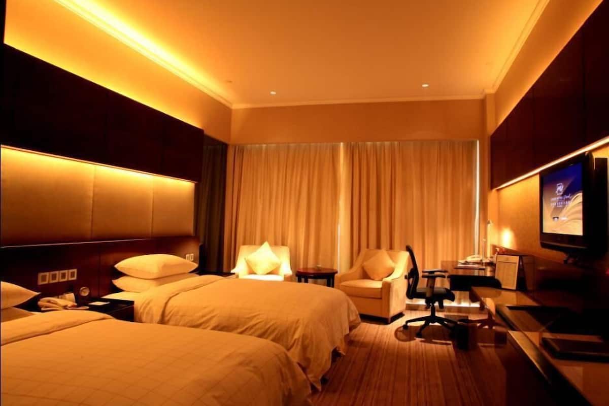 deluxe room | premium bedding, select comfort beds, minibar, in-room safe