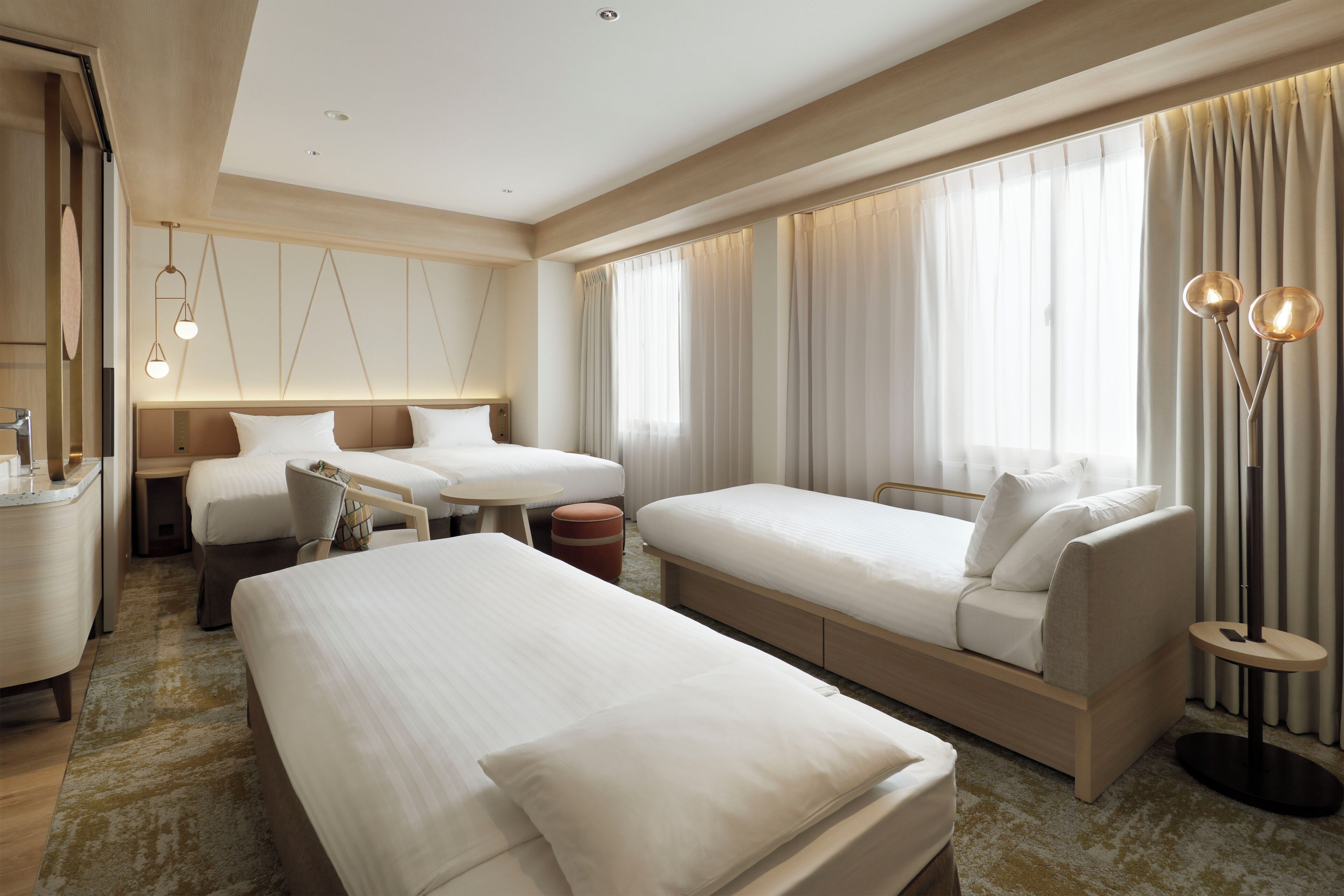 行政双床房, 无烟房 (with Sofa Bed and Extra Bed) | 高档床上用品、客房内保险箱、遮光窗帘、免费 WiFi