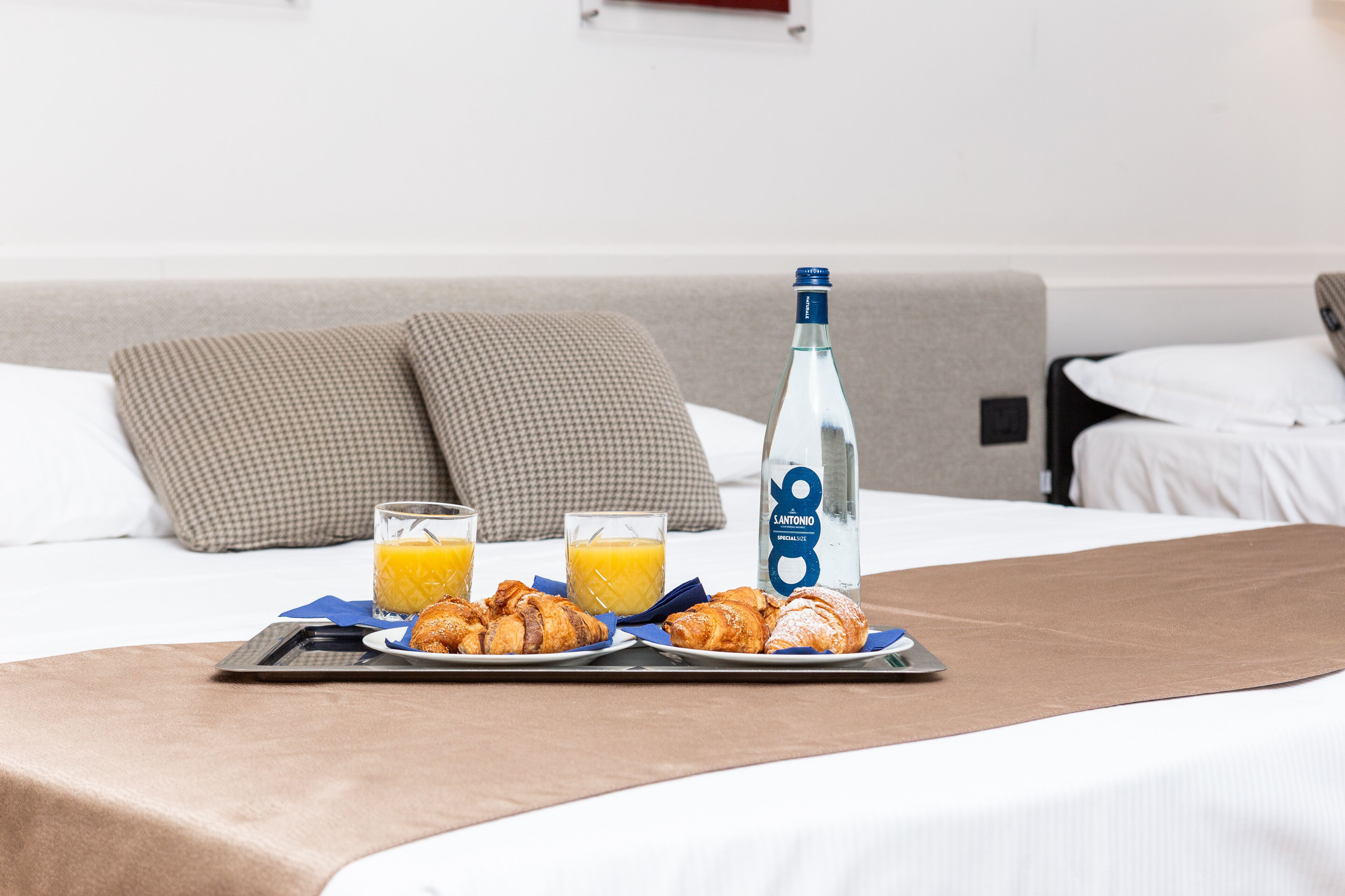 family room (young) | down duvets, minibar, in-room safe, individually furnished