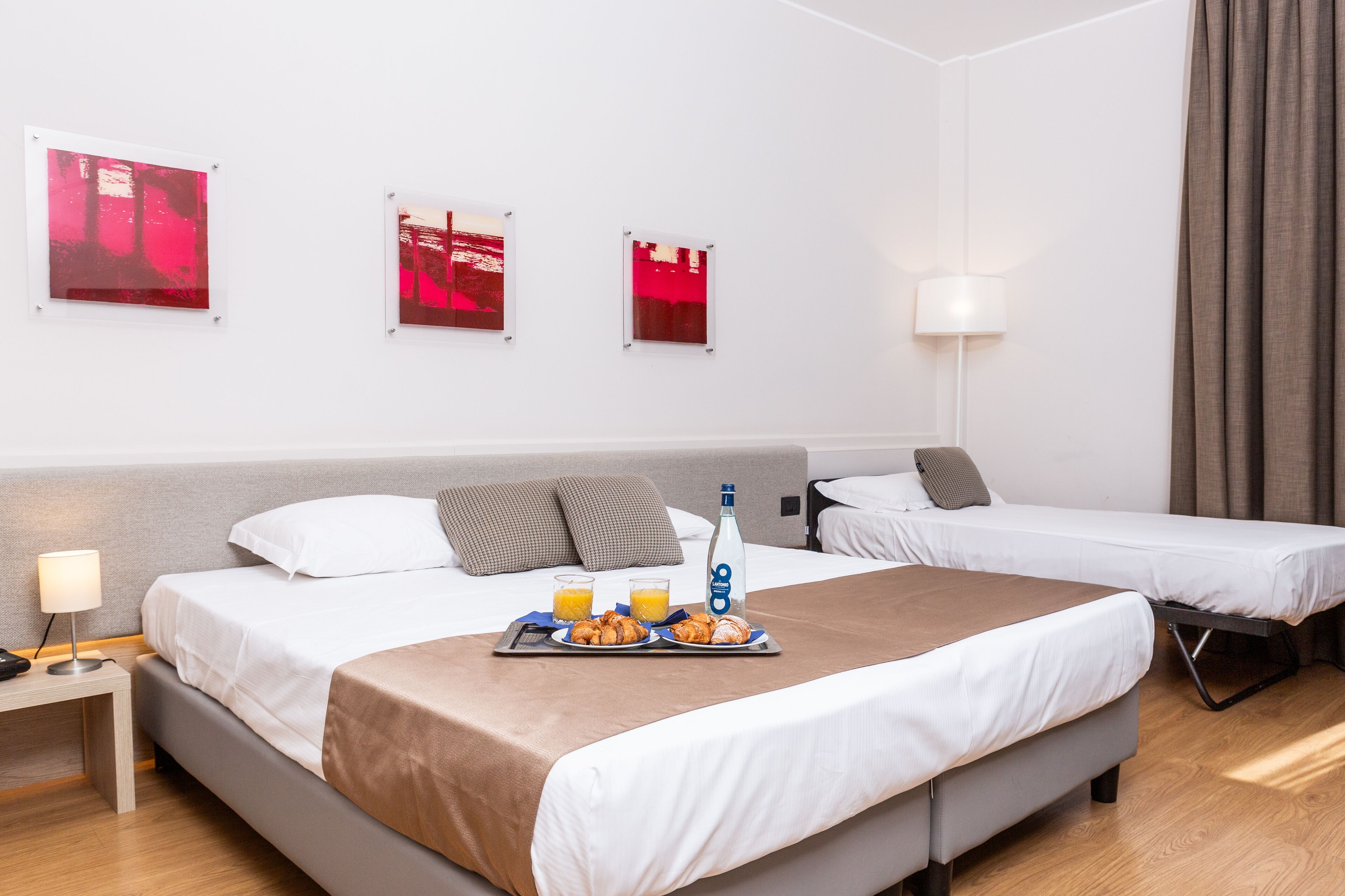 family room (young) | down duvets, minibar, in-room safe, individually furnished