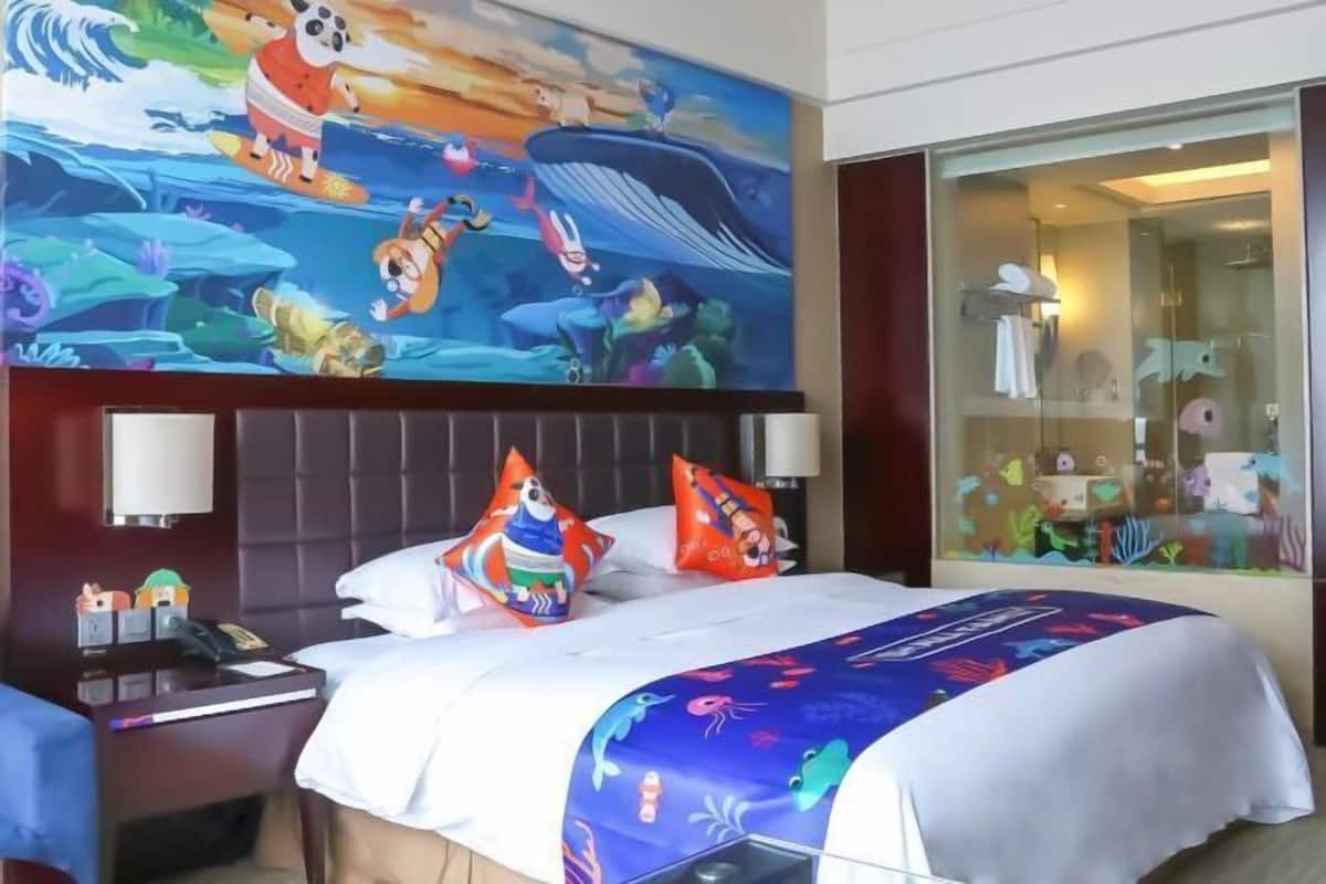 Minibar, in-room safe, soundproofing, free WiFi